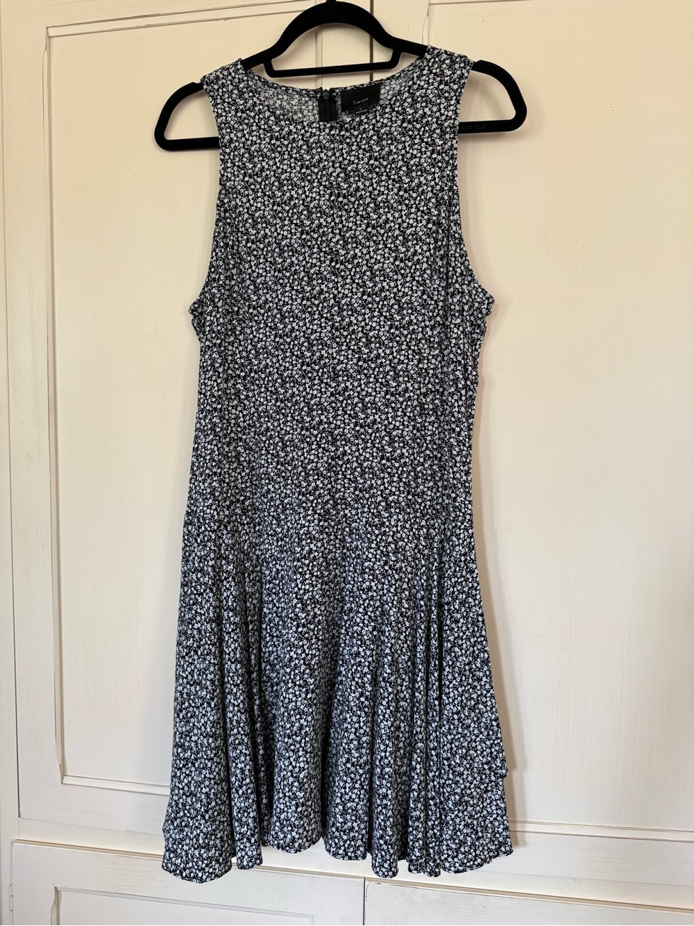 Lumiere Black & White Floral Dress. Size Large.